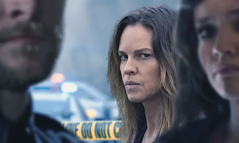 Por Trás da Verdade, novo filme de Hilary Swank, estreia hoje nos cinemas